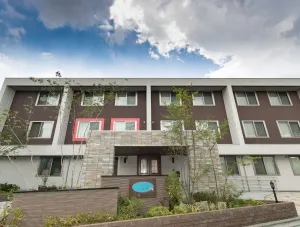 株式会社シダー／ラ・ナシカ　上大岡