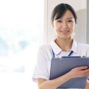 介護施設の看護師の仕事内容や役割、必要なスキルは？
