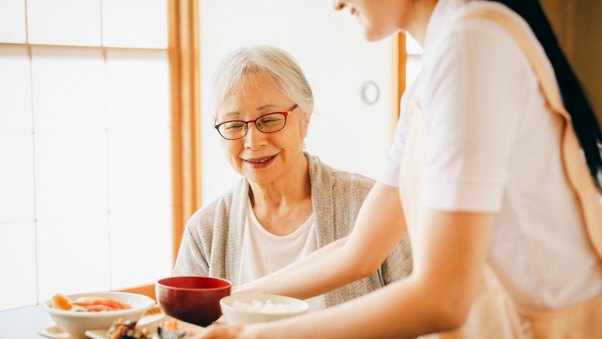 食を通して高齢者の生活を支援する「介護業界」