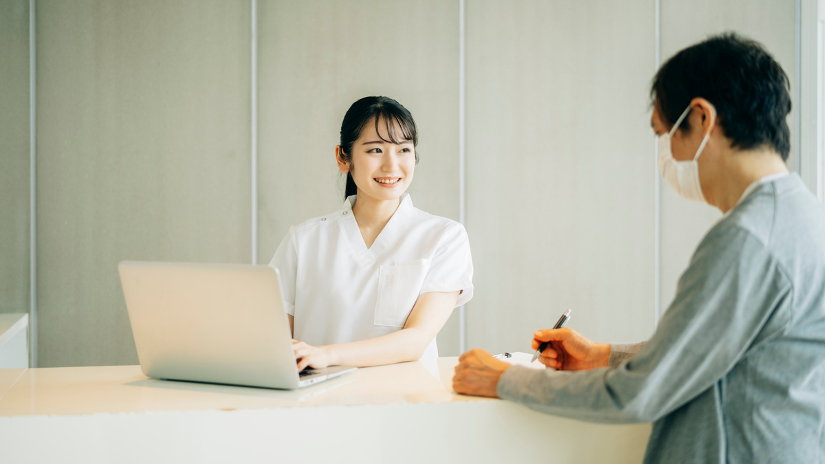 介護業界における言語聴覚士の役割とは？仕事内容や働く場所・施設を解説